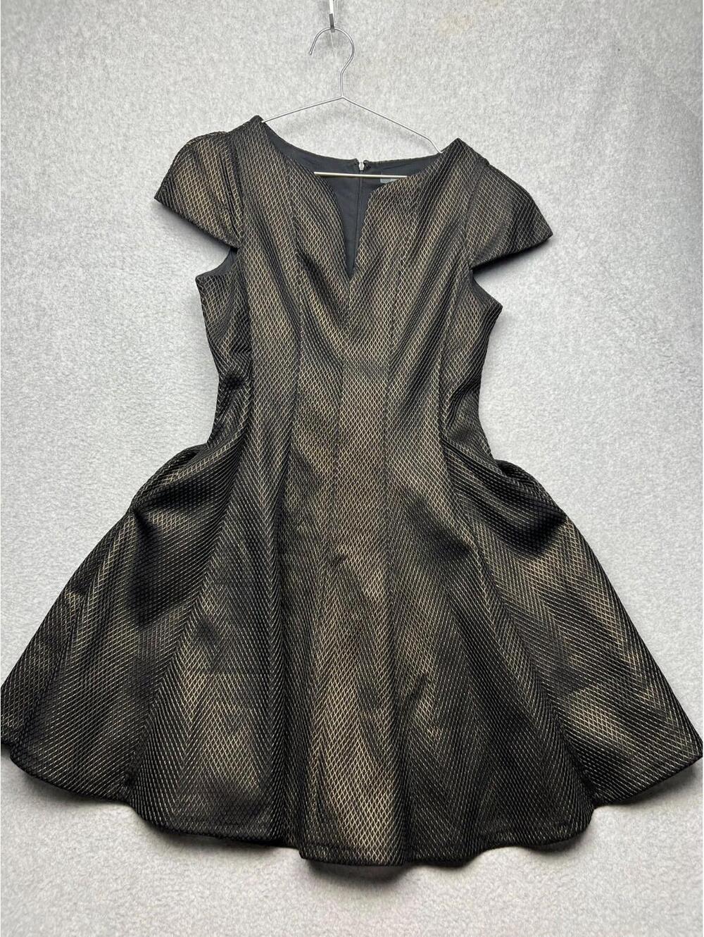 Julia Jordan Women's Size 8 Dress Black A-Line V-Neck Metallic Rose Gold #18
